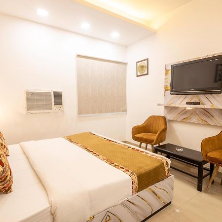 דלהי Hotel Cosmo Near Blk Hospital Karol Bagh מראה חיצוני תמונה