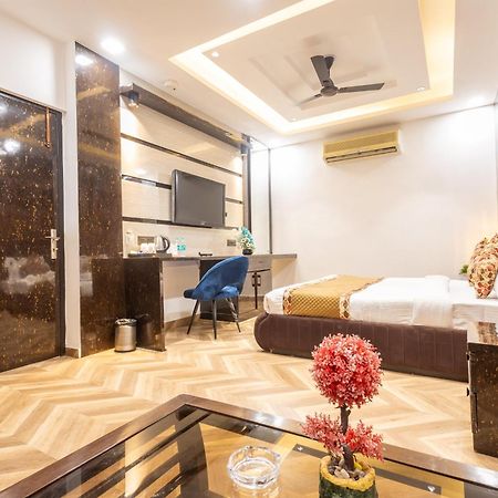 דלהי Hotel Cosmo Near Blk Hospital Karol Bagh מראה חיצוני תמונה