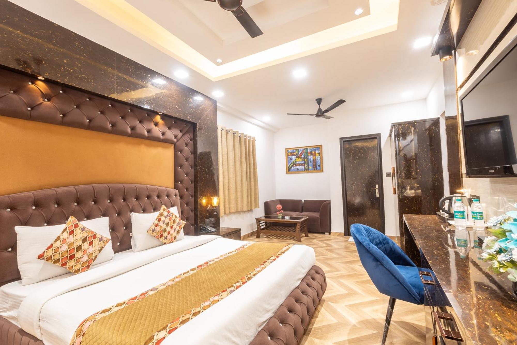 דלהי Hotel Cosmo Near Blk Hospital Karol Bagh מראה חיצוני תמונה