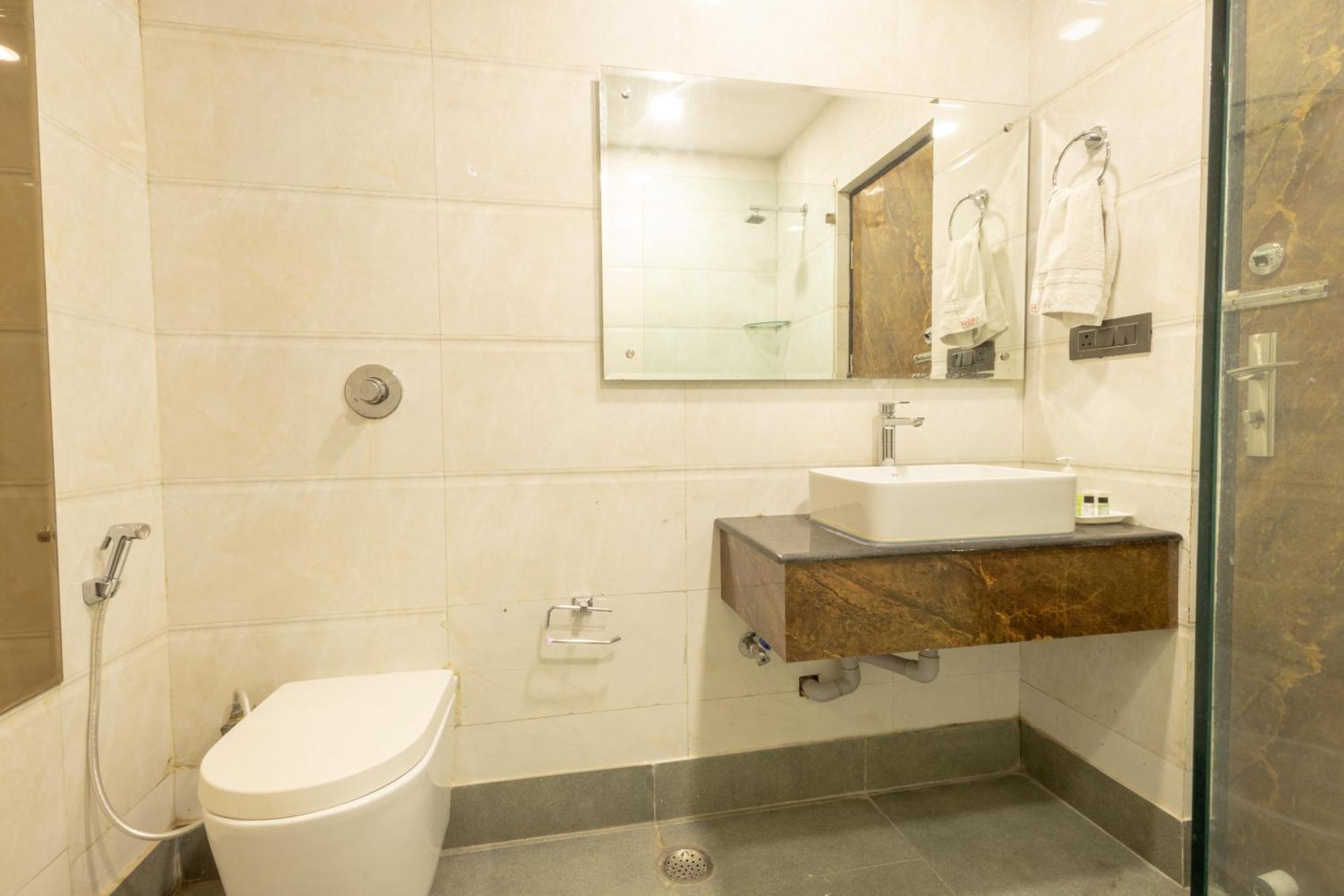 דלהי Hotel Cosmo Near Blk Hospital Karol Bagh מראה חיצוני תמונה