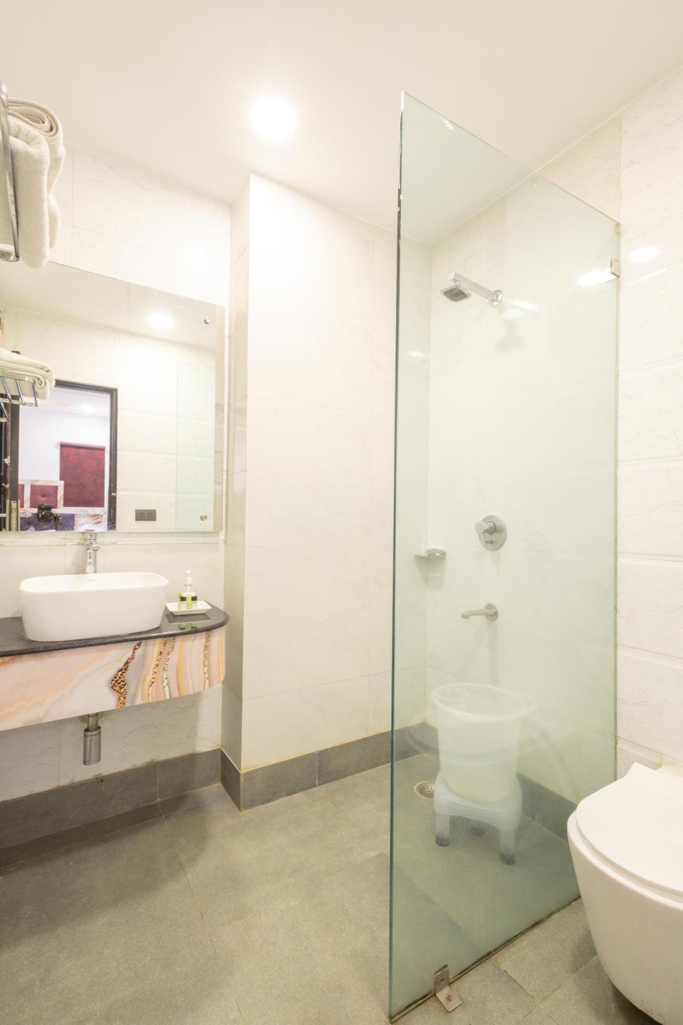 דלהי Hotel Cosmo Near Blk Hospital Karol Bagh מראה חיצוני תמונה