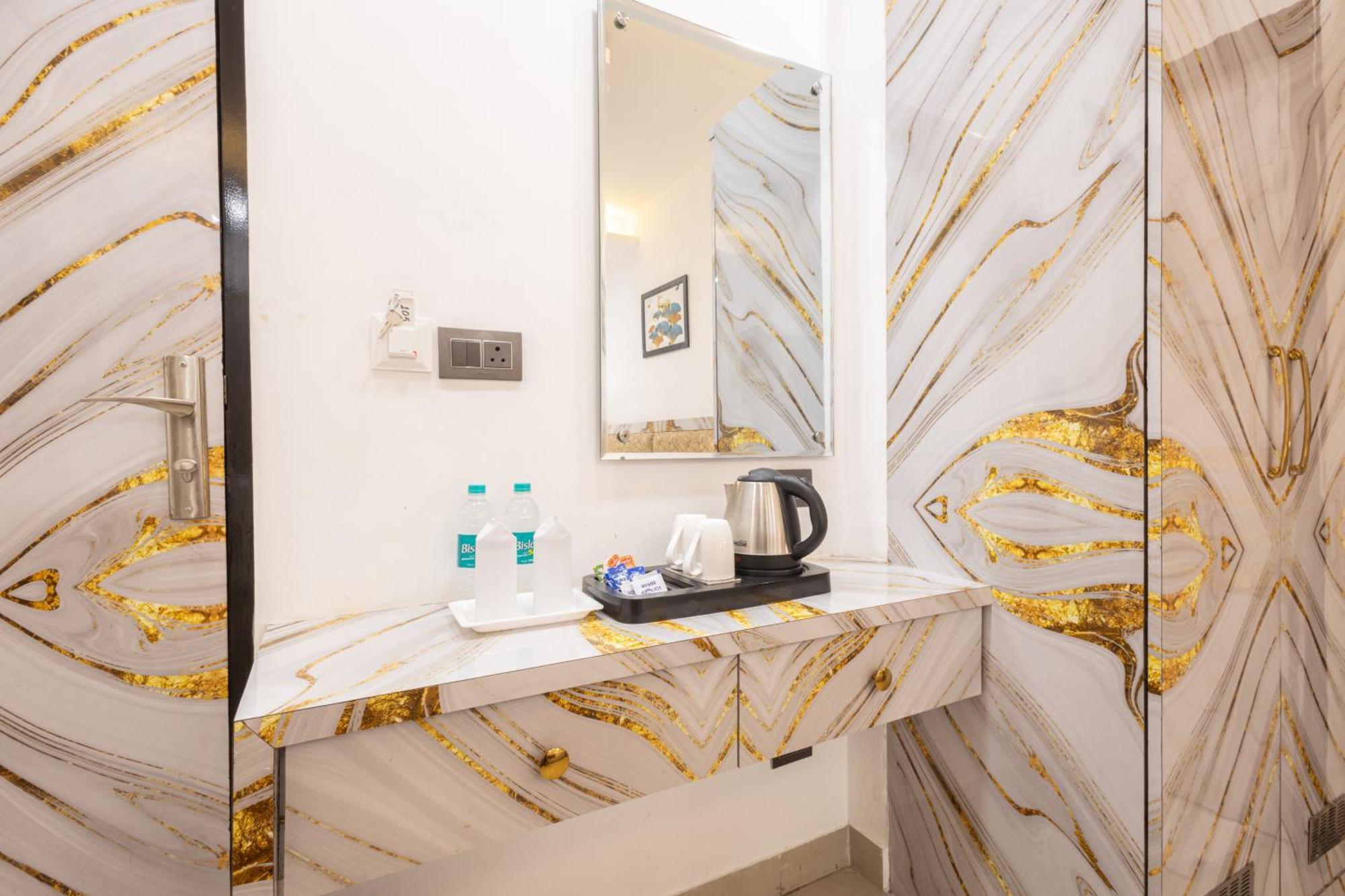 דלהי Hotel Cosmo Near Blk Hospital Karol Bagh מראה חיצוני תמונה