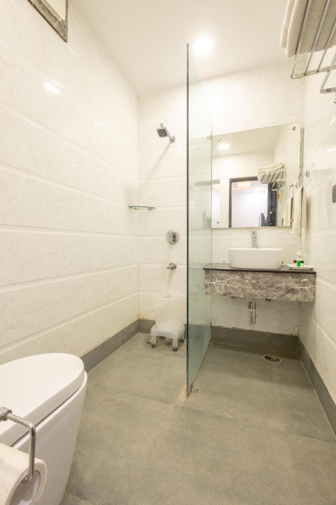 דלהי Hotel Cosmo Near Blk Hospital Karol Bagh מראה חיצוני תמונה