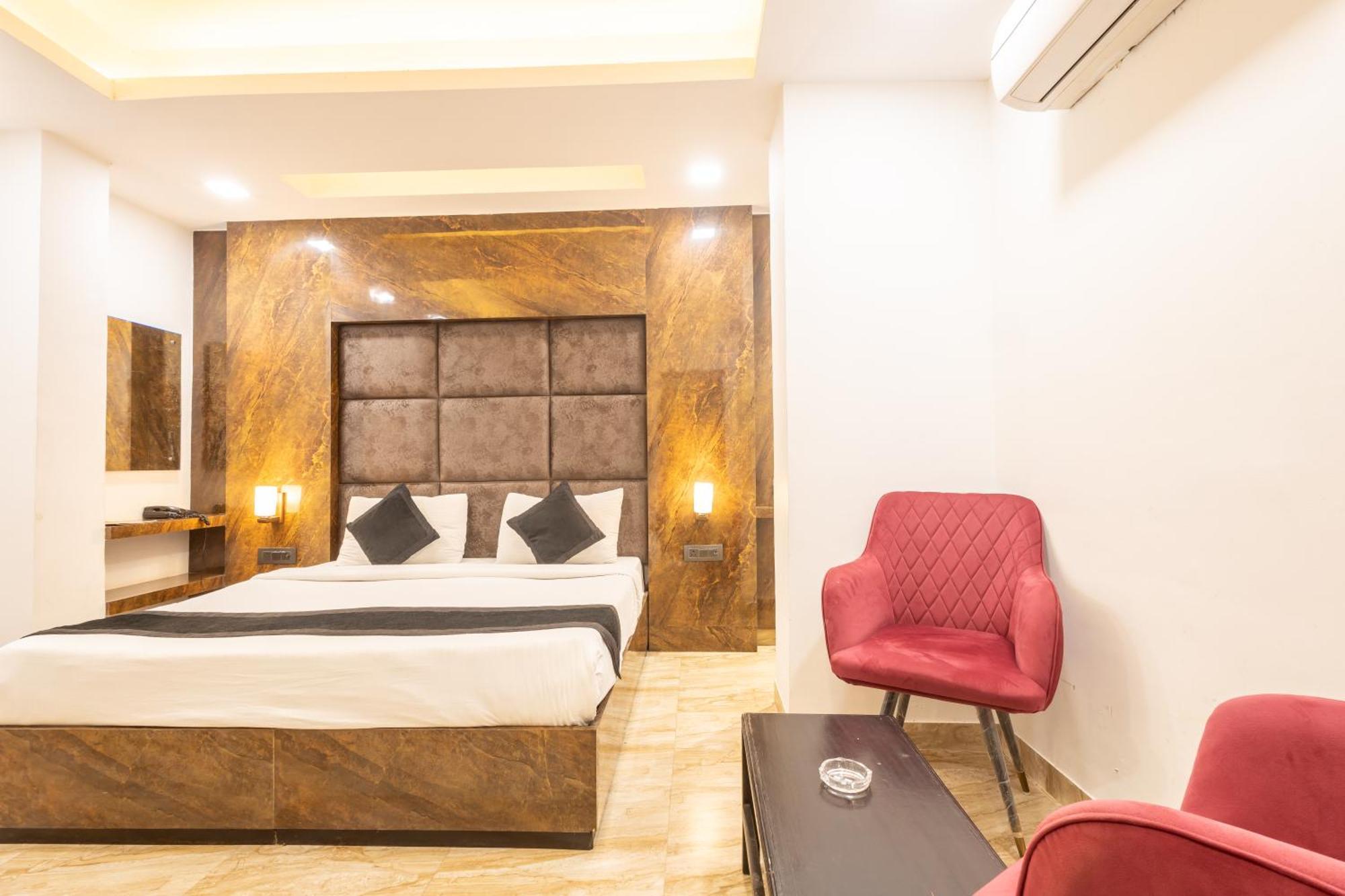 דלהי Hotel Cosmo Near Blk Hospital Karol Bagh מראה חיצוני תמונה
