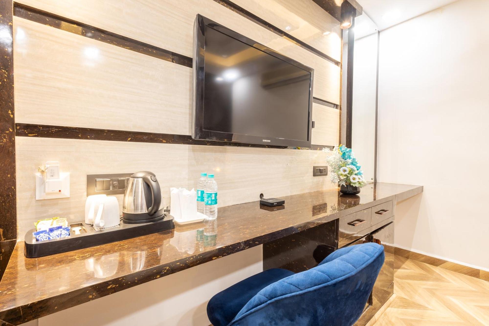 דלהי Hotel Cosmo Near Blk Hospital Karol Bagh מראה חיצוני תמונה