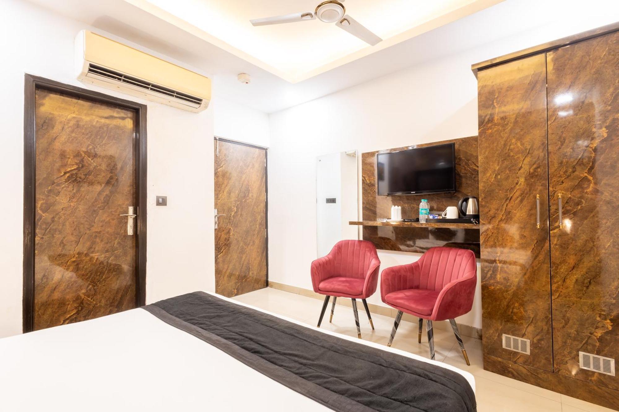 דלהי Hotel Cosmo Near Blk Hospital Karol Bagh מראה חיצוני תמונה