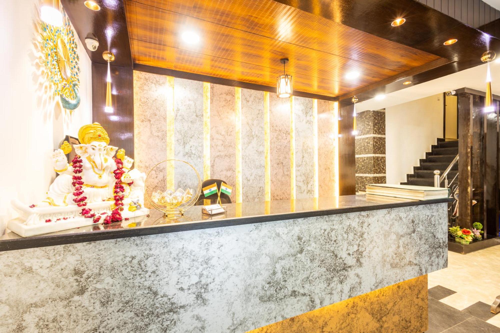 דלהי Hotel Cosmo Near Blk Hospital Karol Bagh מראה חיצוני תמונה